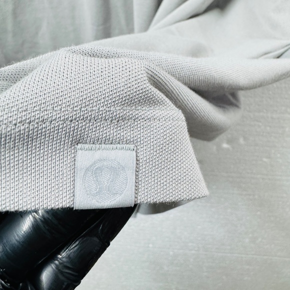 Lululemon Mens Pique Classic Fit Short Sleeve Polo Silver Grey Customer Sz XXL - Picture 3 of 7